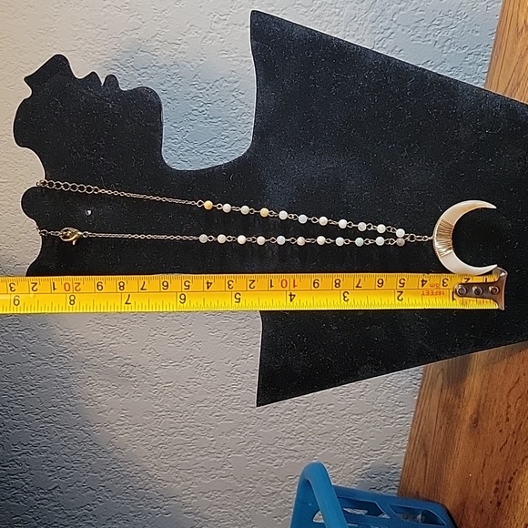 Mother of pearl Cresent necklace - Picture 5 of 5